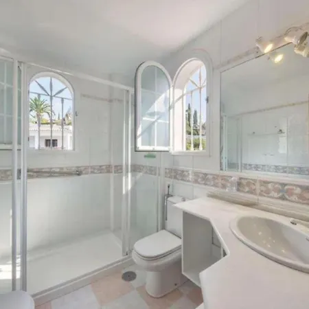 Inviting 6-bed House In