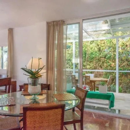 Inviting 6-bed House In *