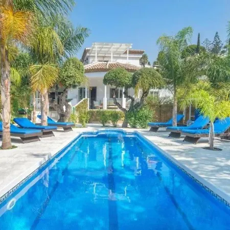 Inviting 6-bed House In Marbella