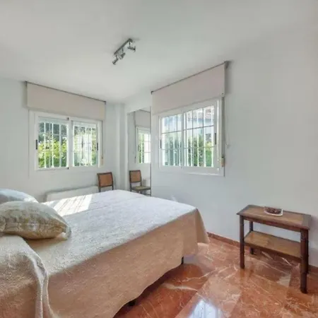 Inviting 6-bed House In Marbella