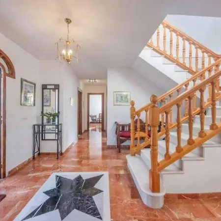 Inviting 6-bed House In *