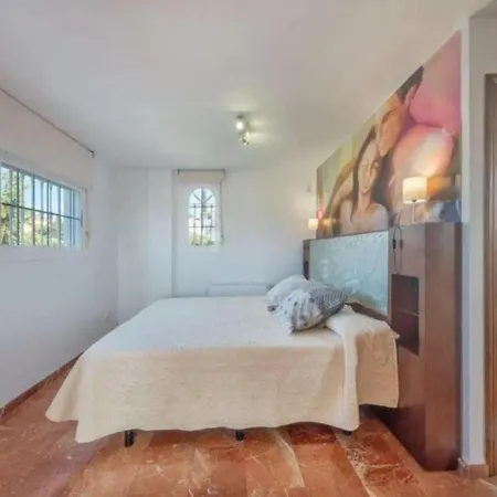 Holiday home Inviting 6-bed House In